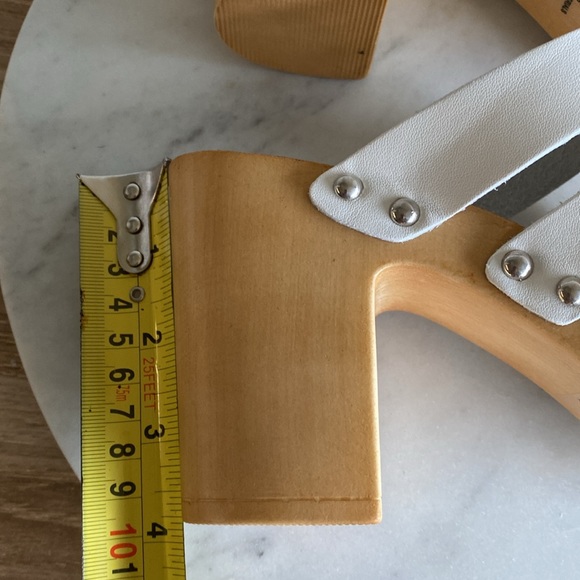 NEW MADDEN GIRL White Straps Platform Slip-On Sandals Clogs Size 7.5 - Picture 13 of 17